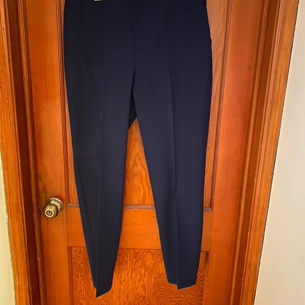 Chicos Fabulously Slimming pants. Blue. Regular. Size 2/L
